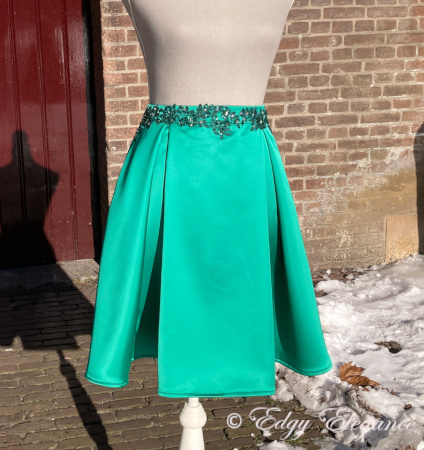 Satin_skirt_green_full_length