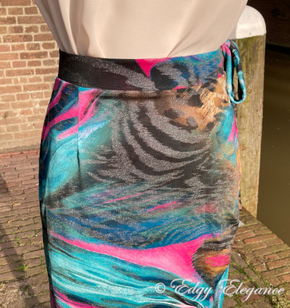 wrap_skirt_print_detail_5