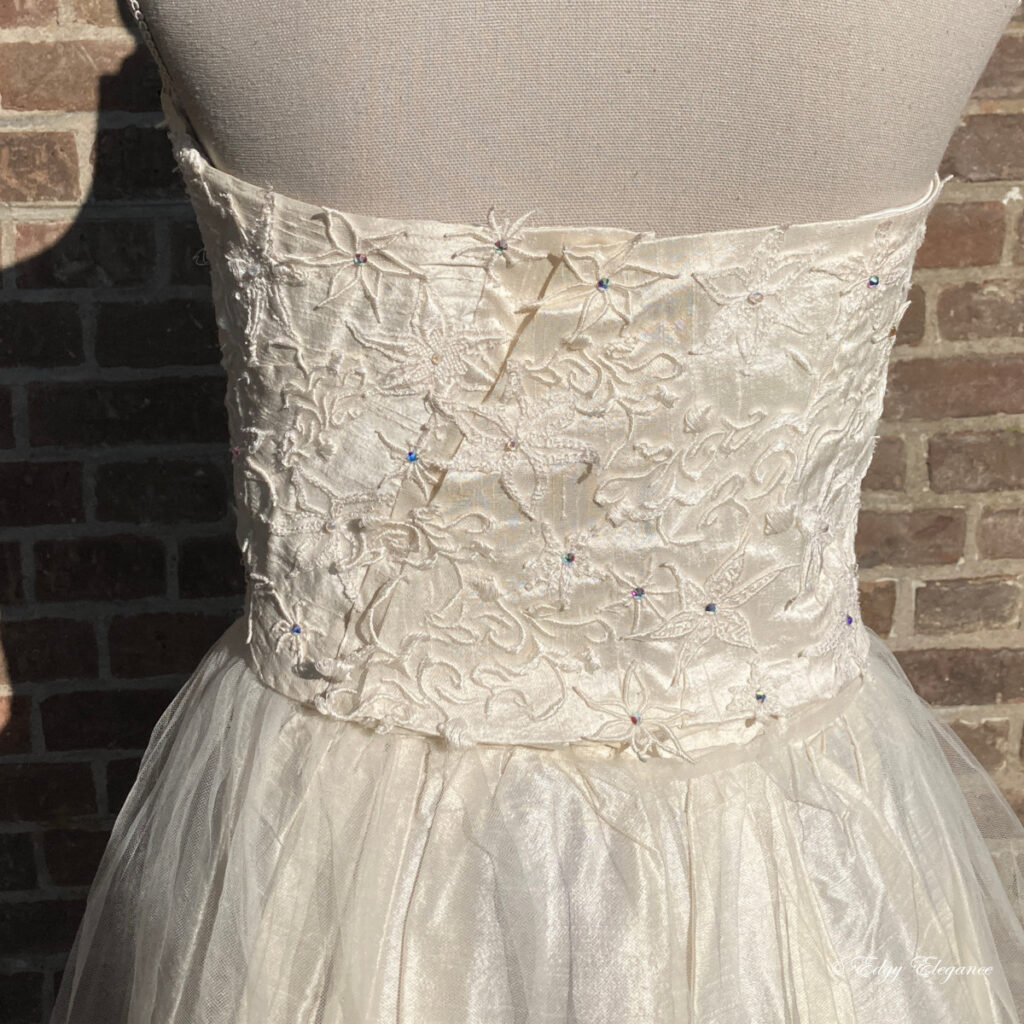 bridal_corset_silk_back